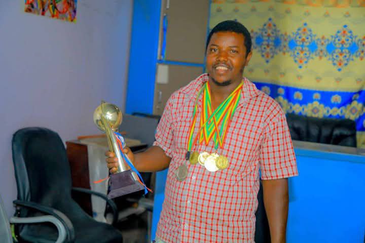 Certificate , medalia & Cup